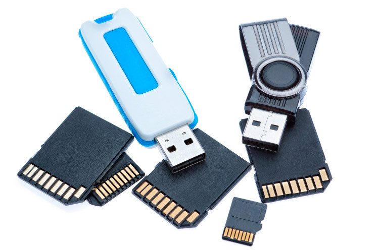 flash_drives_and_compact_flash_cards__39374.1746471720.jpg 737955-001 | HP | 8GB USB Enterprise Mainstream Flash Media Drive Key Kit - Image 1